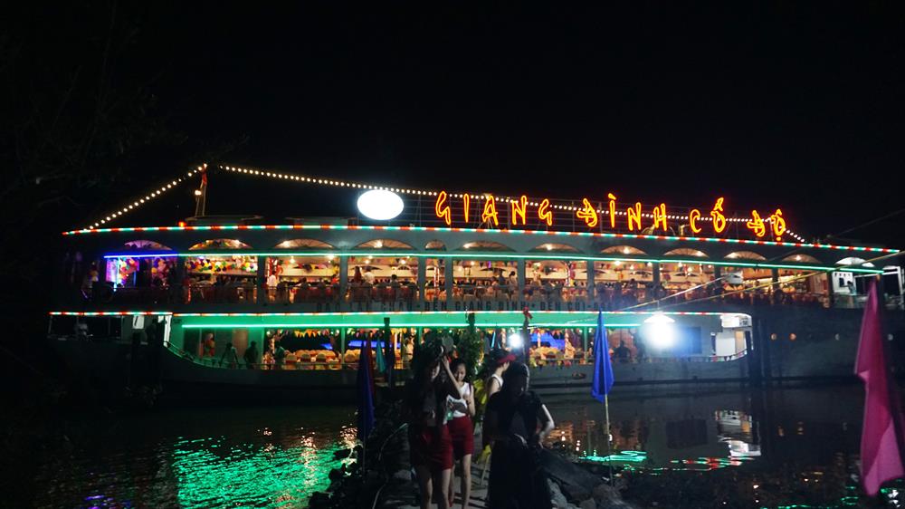 Đưa du thuyền “Giang Đình cổ độ” khai thác du lịch trên sông Lam Hà Tĩnh